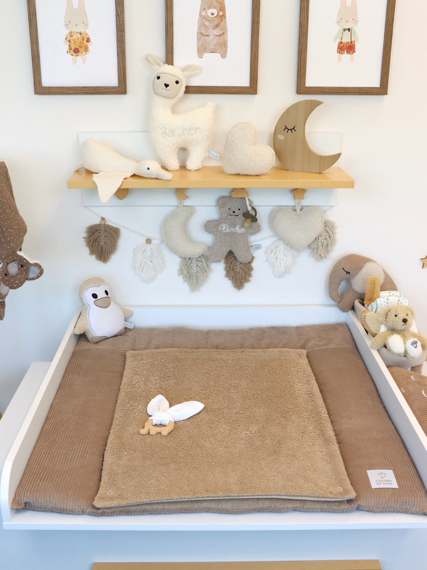 Natürliche Wickelauflage Dunkelbeige aus Cord und Frottee fürs Babyzimmer