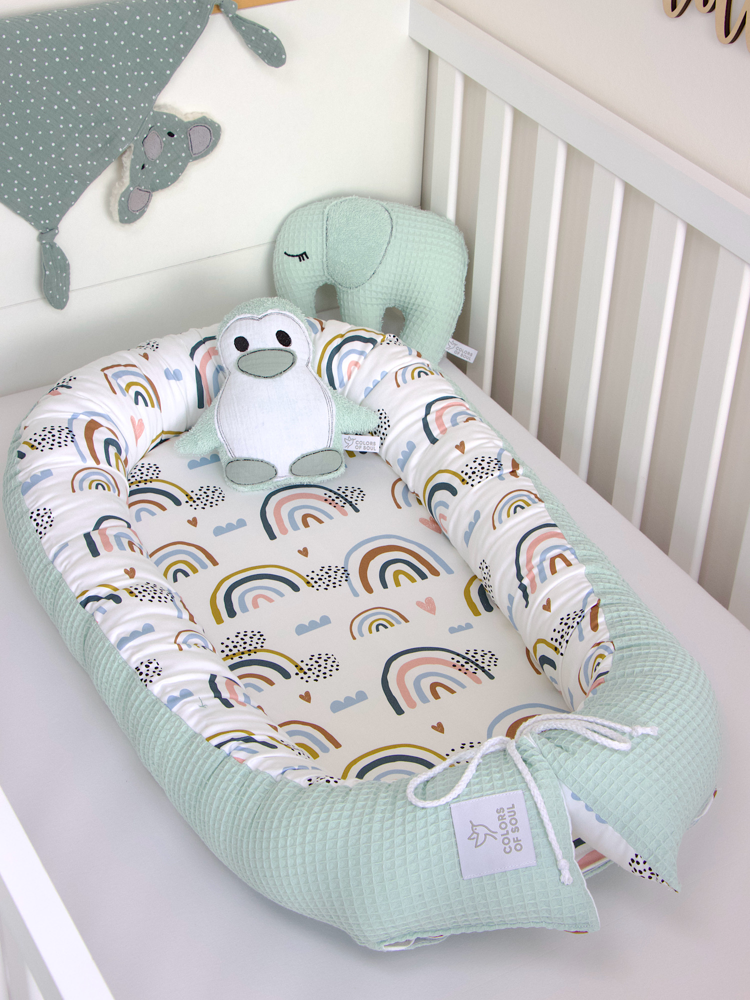 Babynest - Regenbogen und Herzen / Waffelpique pastellmint