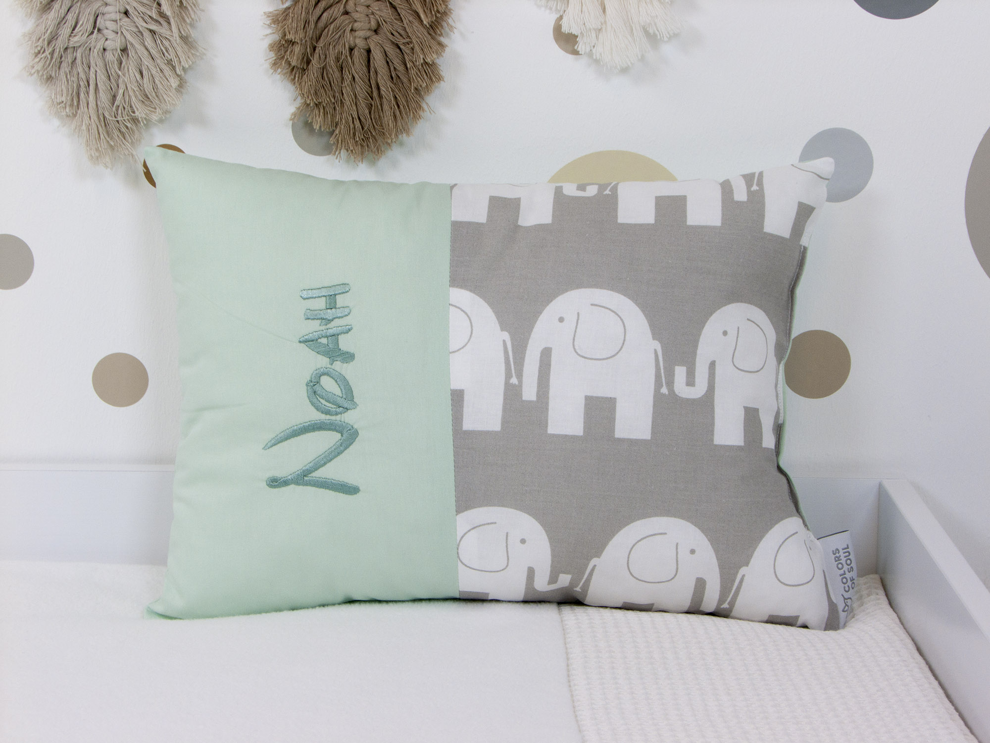 Handgefertigtes Babykissen Elefanten / light mint