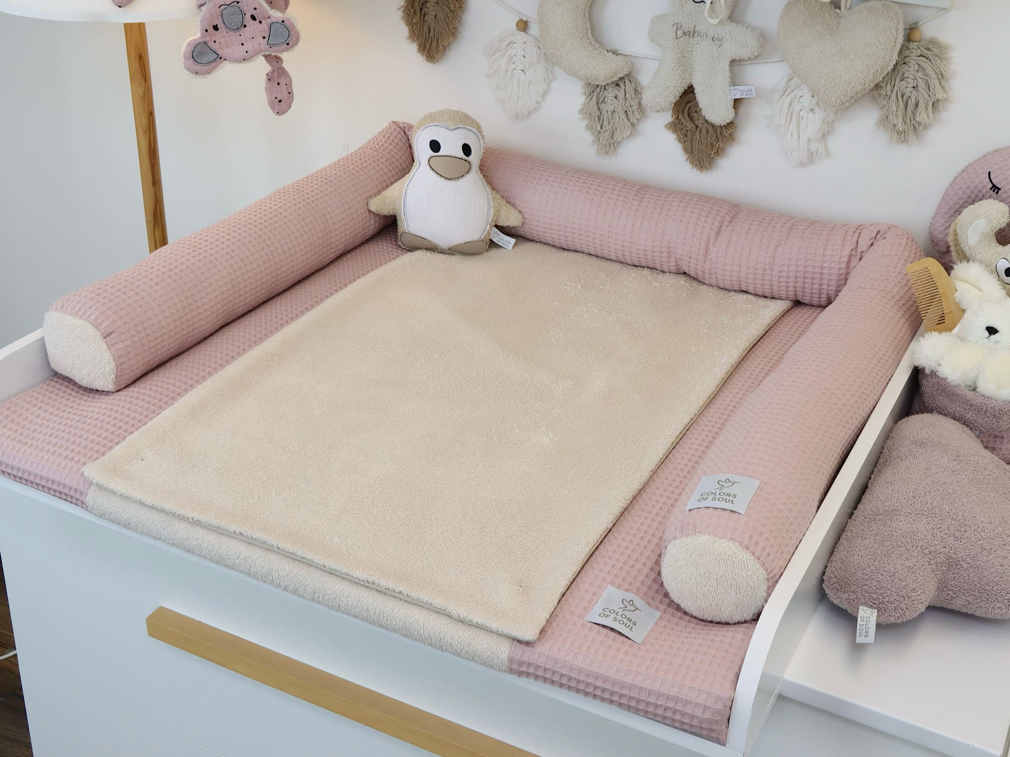 Wickelauflage mit Bezug & Bettschlange – Waffelpique Altrosa & Frottee Light Sand