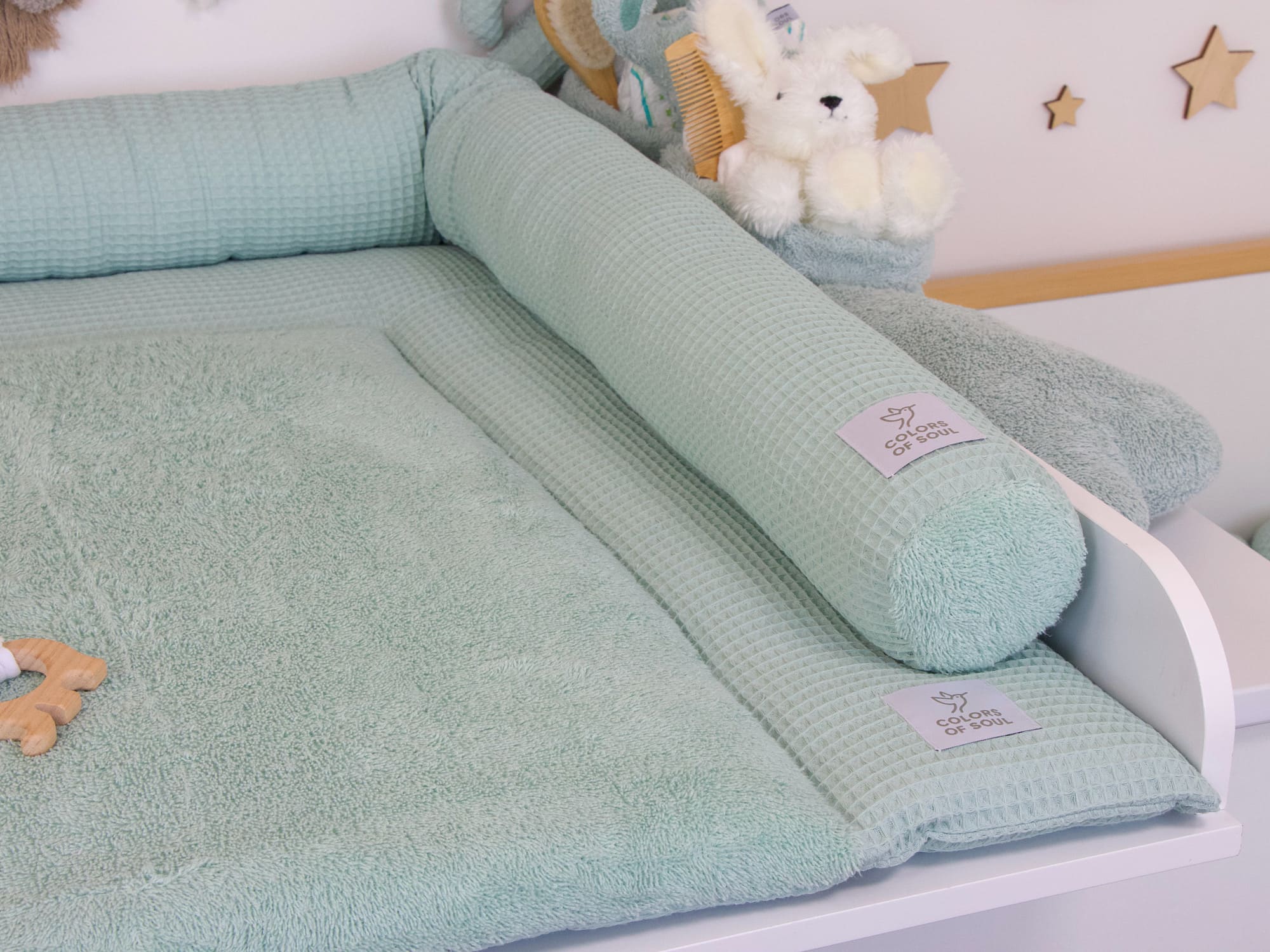 Öko-Tex zertifiziertes Baby-Set: Wickelauflage und Bettschlange Hellmint