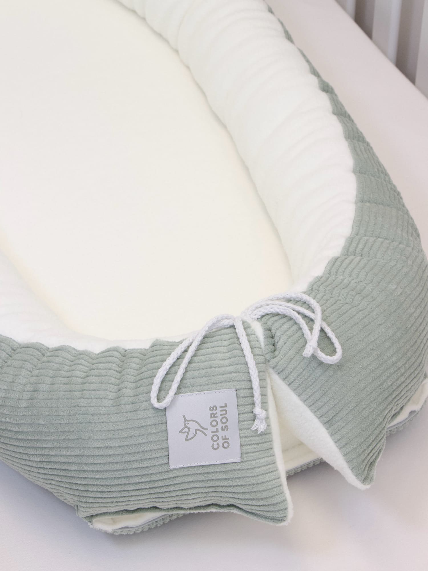 Babynestchen Cord Mint kombiniert mit Baumwollfleece Creme
