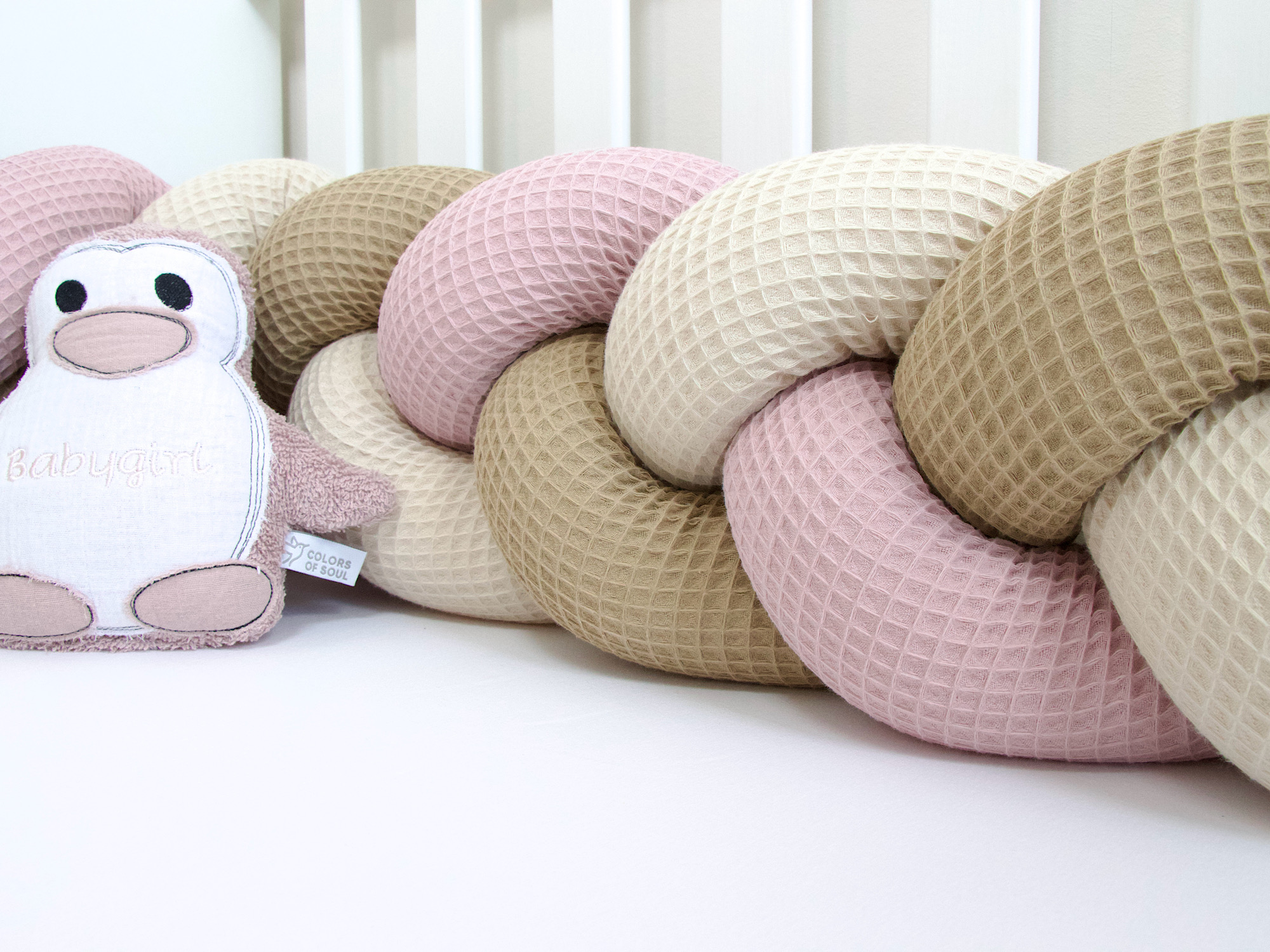 Geflochtene Bettschlange – Waffelpique altrosa, natur, dunkelbeige aus Handarbeit