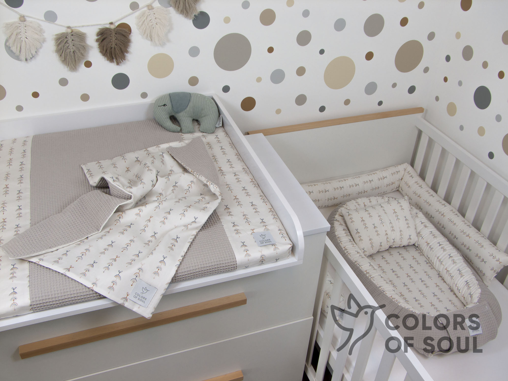 Wickelauflage mit Inlett - Mobile Regenbogen / Waffelpique beige