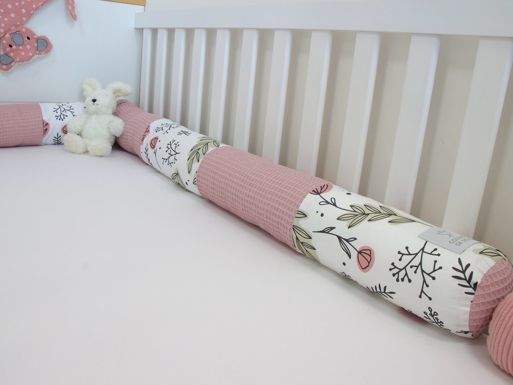 Bettschlange abstrakt pastell Tulpen / Waffelpique altrosa