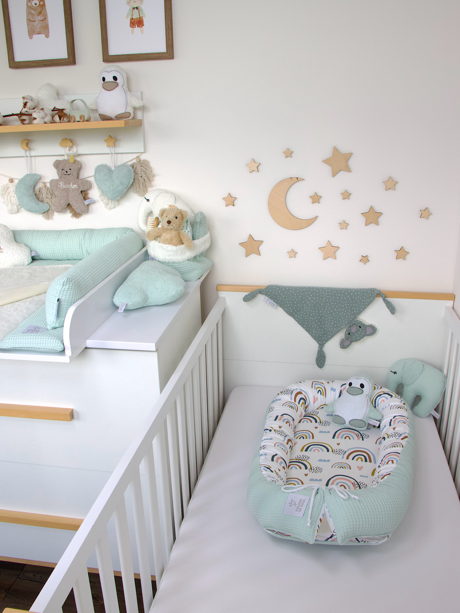 Babynest - Regenbogen und Herzen / Waffelpique pastellmint