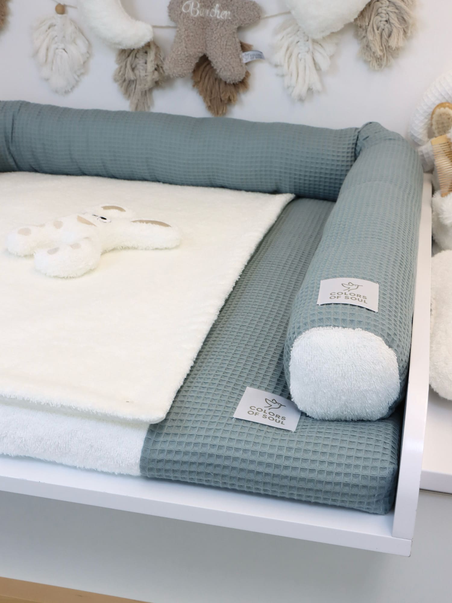 Wickelauflage mit Bezug & Bettschlange – Waffelpique Dusty Altmint & Frottee Creme
