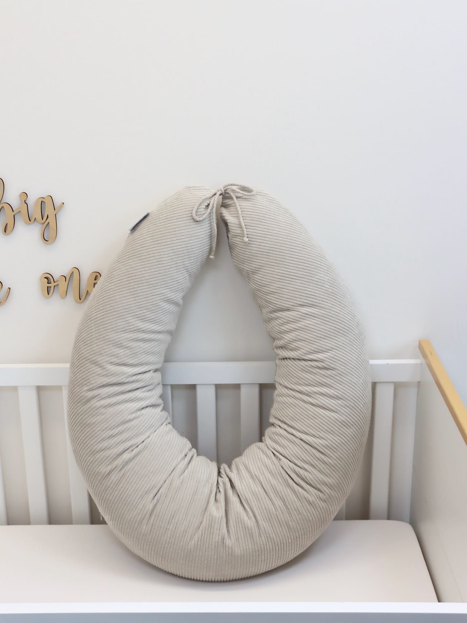 Stillkissen XXL Cord Hellbeige und Stillkissen Cord Altrosa im Vergleich – handgemachte Designs von Colors of Soul
