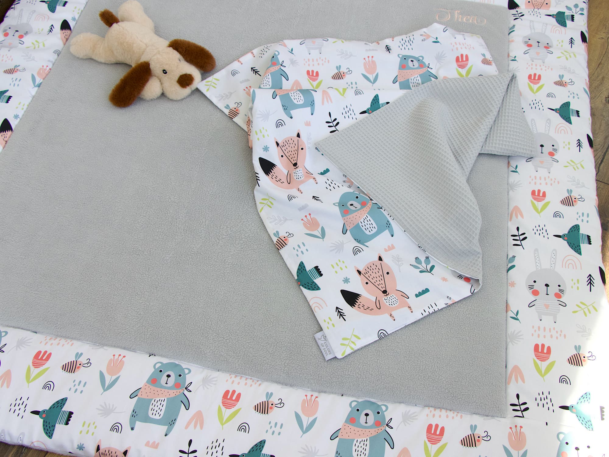 Personalisierte Babydecke - pastell Waldtiere / Waffelpique hellgrau