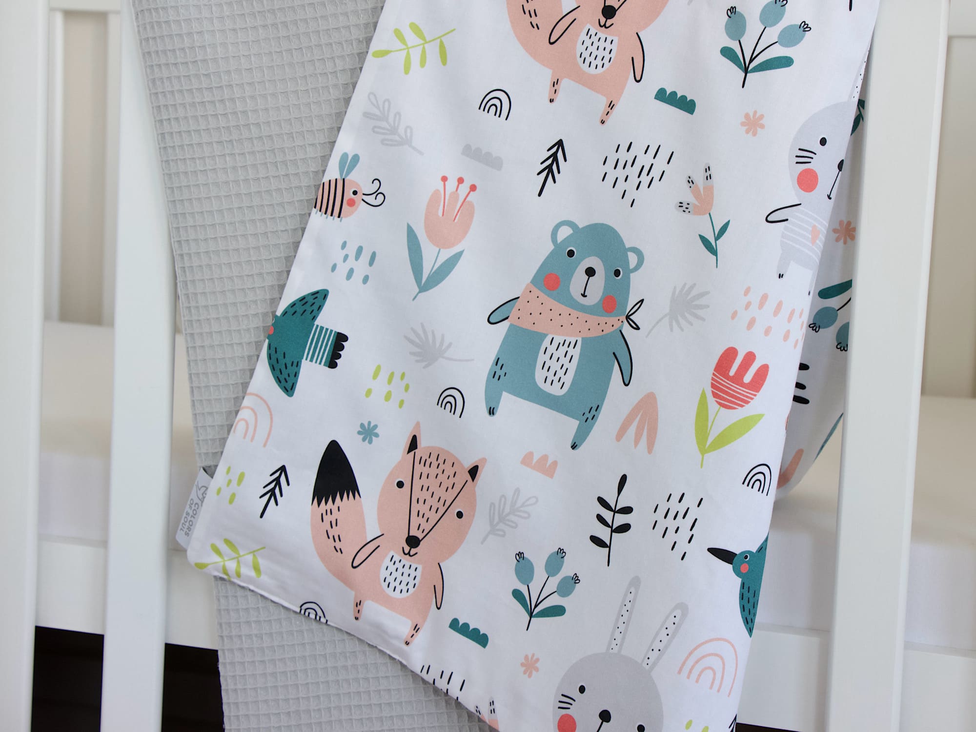 Personalisierte Babydecke - pastell Waldtiere / Waffelpique hellgrau