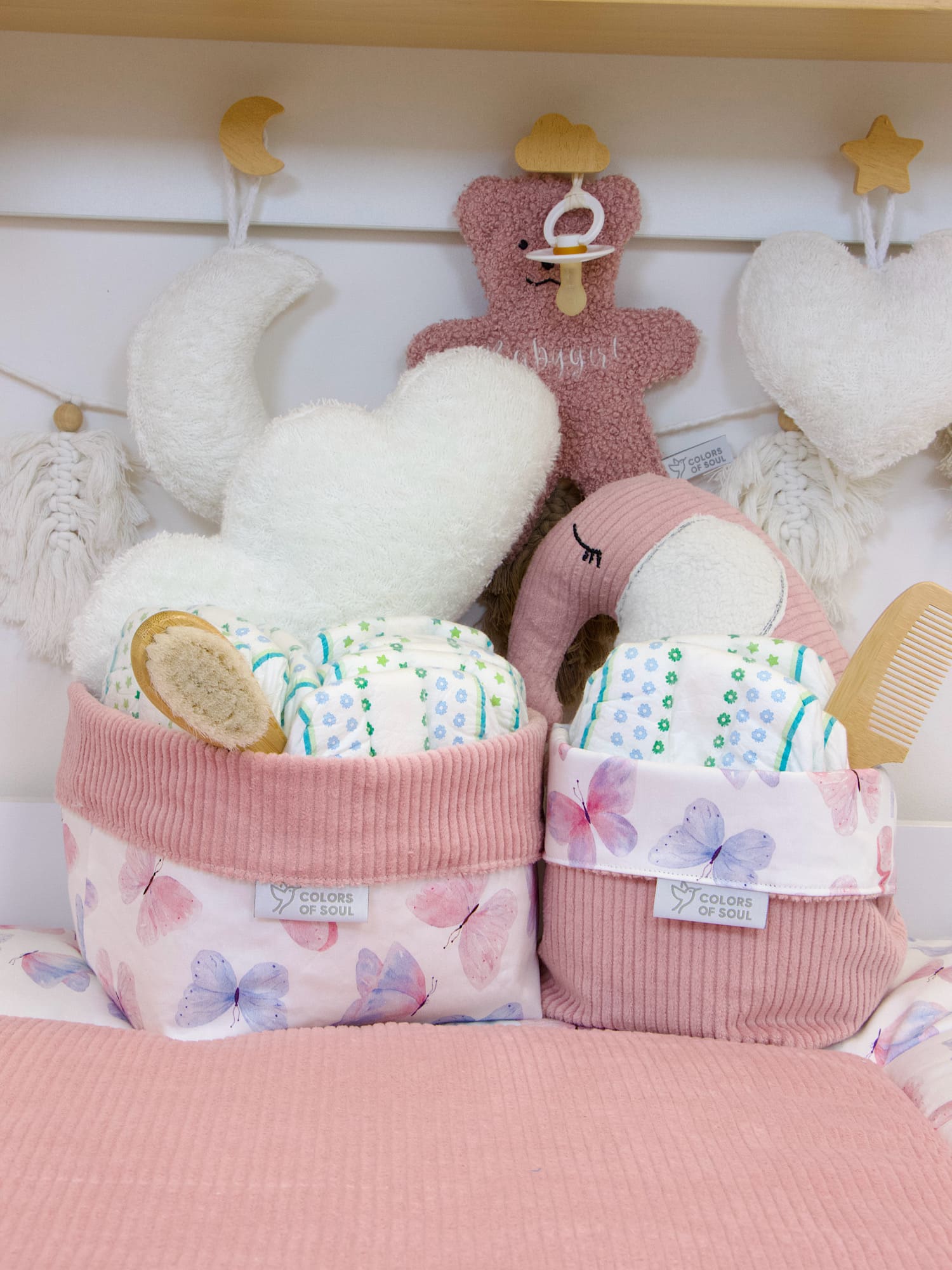 Wickelplatz Organizer Cord Altrosa mit Windeln, Bürste und Kamm – praktische Baby Aufbewahrung
