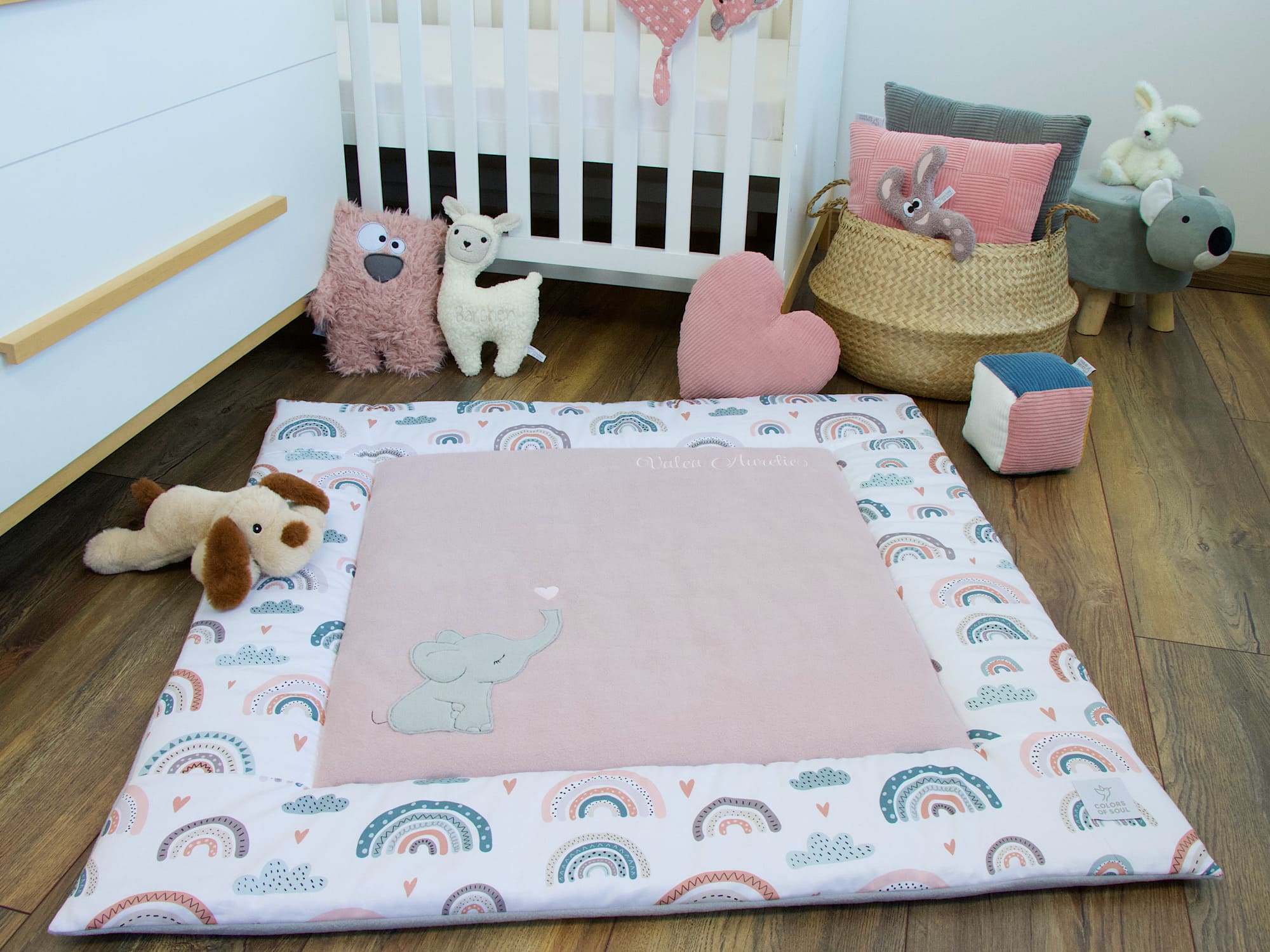 Personalisierte Krabbeldecke - pastell Regenbogen und Herzen / Baumwollfleece altrosa
