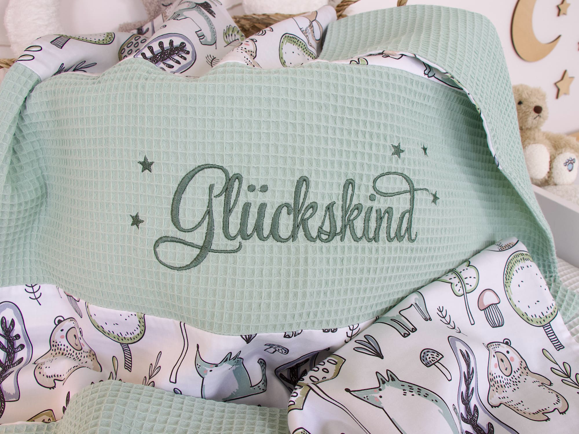 Baby Kuscheldecke mit Namen - Waldfreunde / Waffelpique hellmint
