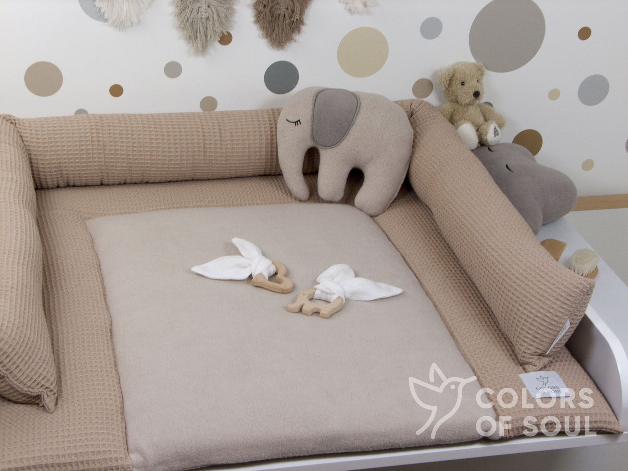Weiches Babynestchen Waffelpique camel / Baumwollfleece beige – liebevoll handgenäht