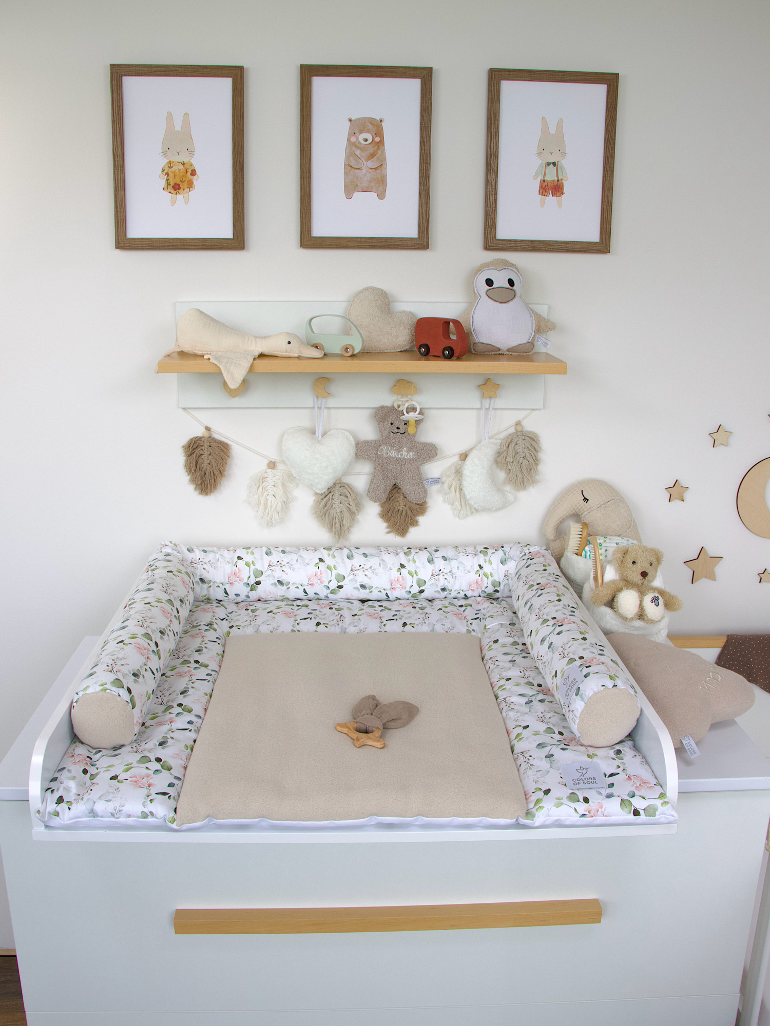 Baby Wickelauflage mit Motiv „Gartenblumen rosa“ für das Babyzimmer