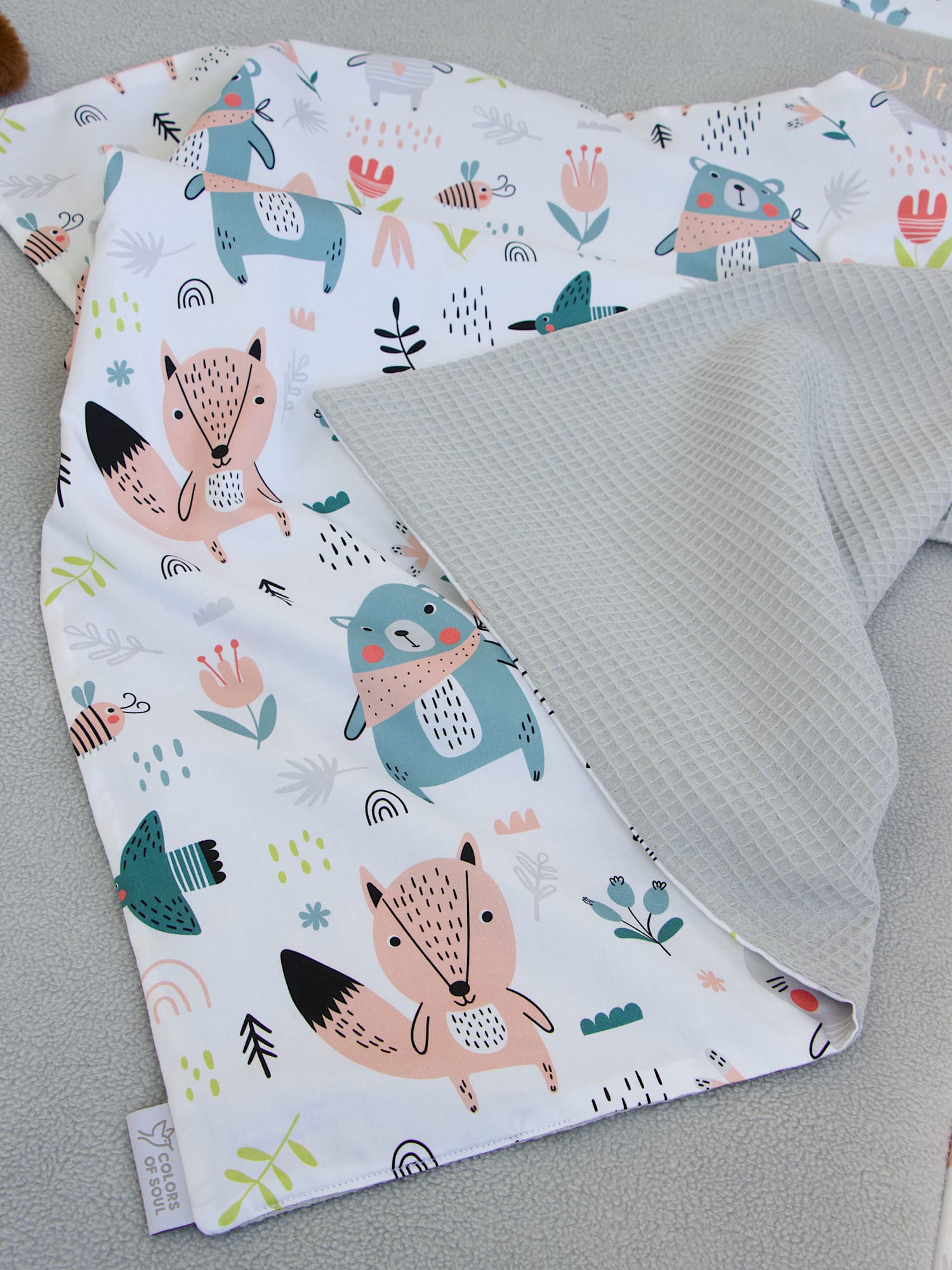 Personalisierte Babydecke - pastell Waldtiere / Waffelpique hellgrau