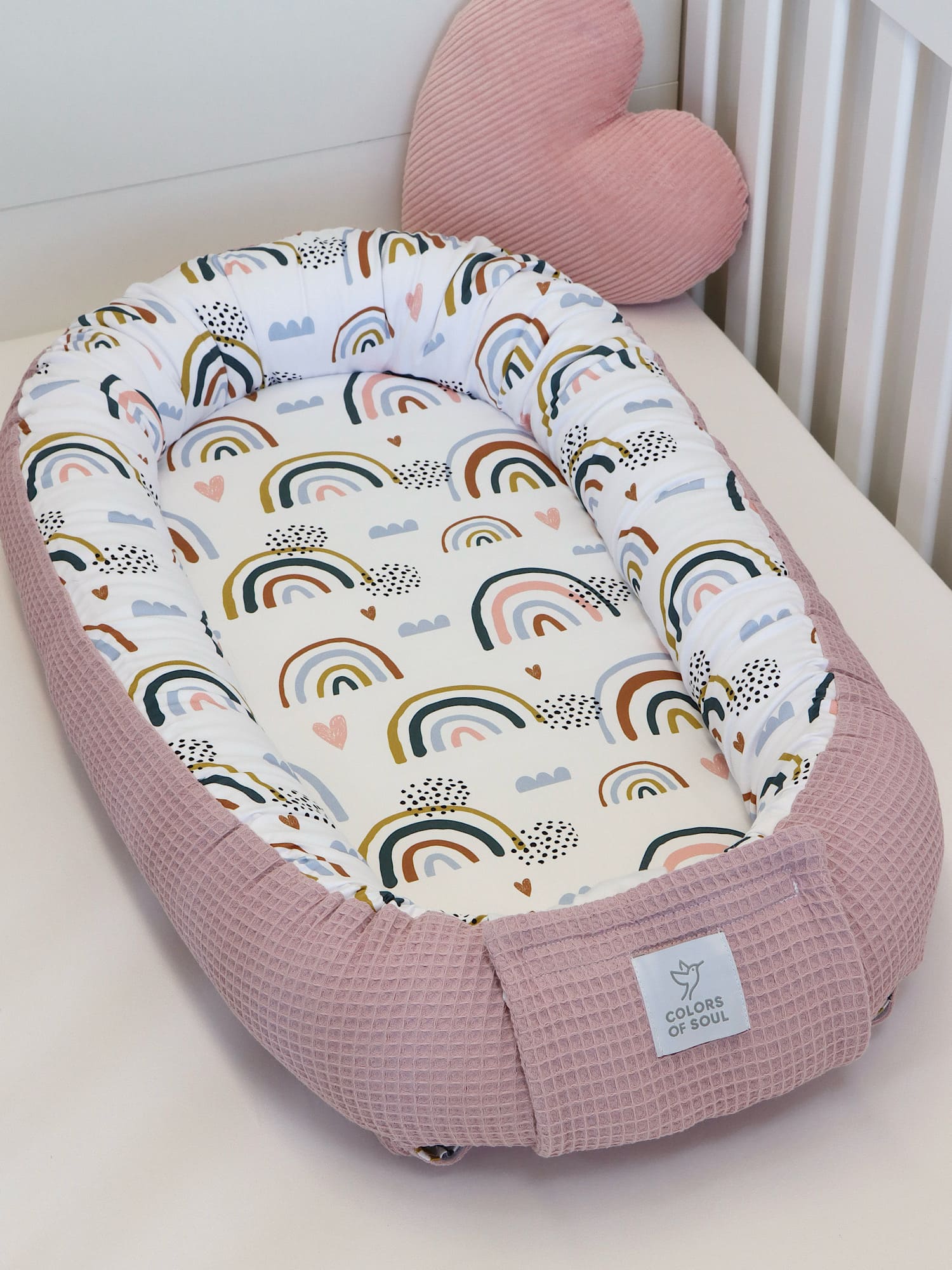 Babynestchen - Regenbogen und Herzen / Waffelpique Altrosa