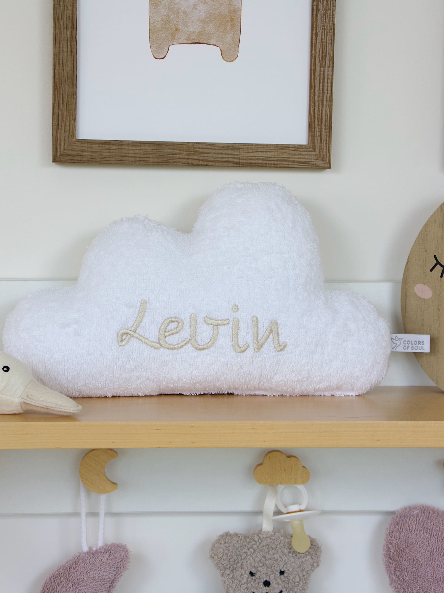 Weiches Frottee-Wolkenkissen in Weiß – bestickt mit Namen, perfekt fürs Babyzimmer