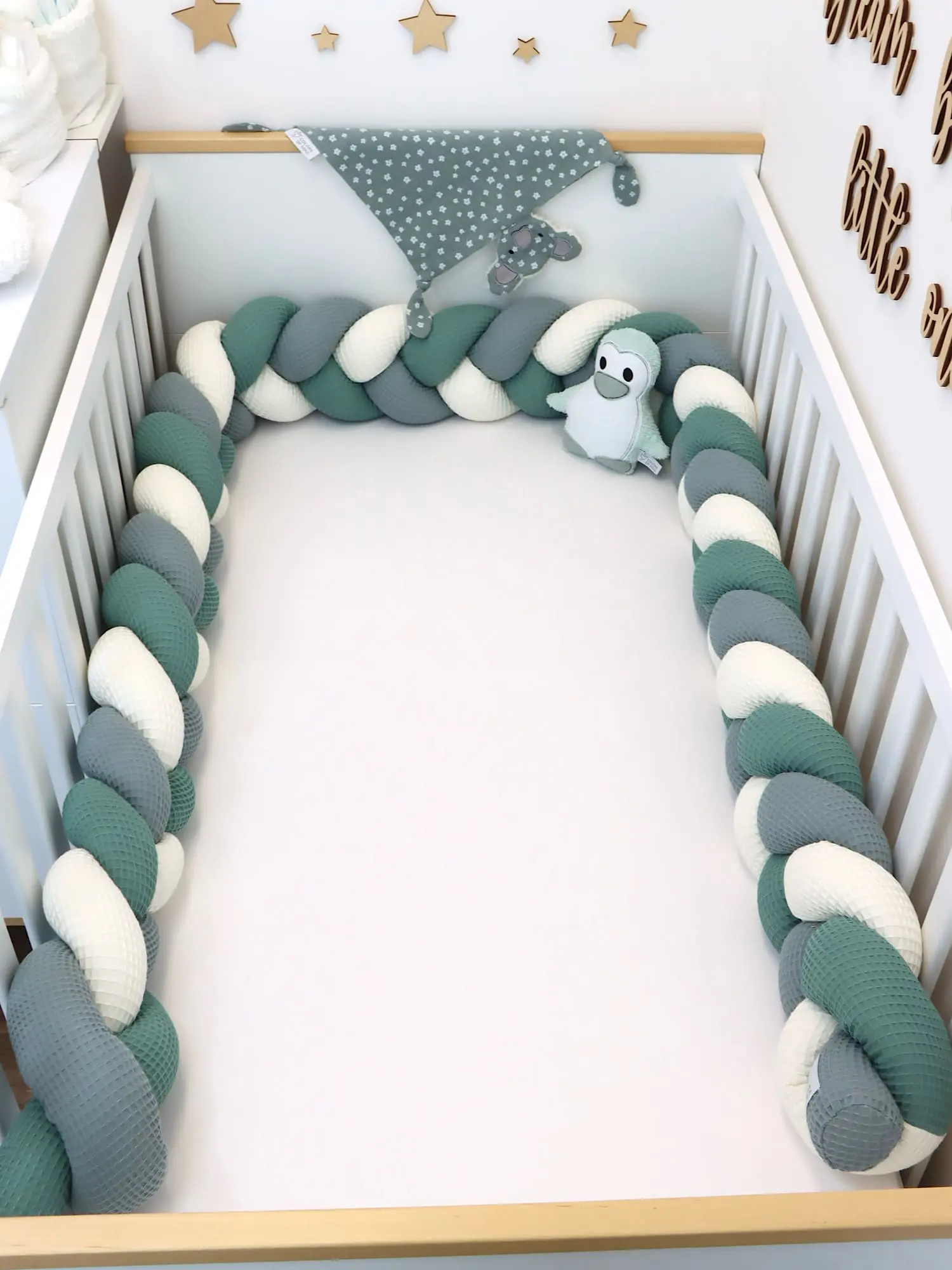 Waffelpique Bettschlange Creme Altgrün Dusty Altmint für botanisches Babyzimmer