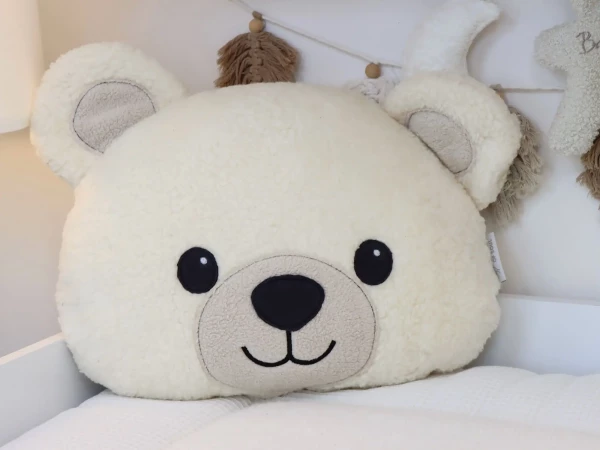 Kuschelkissen Bär aus Teddyplüsch Creme mit Namen