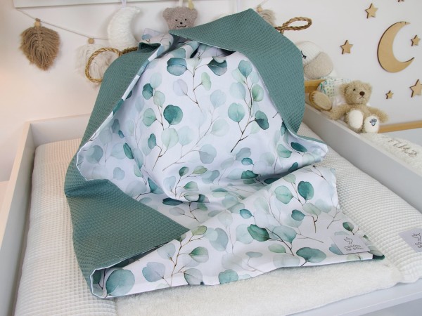Babydecke personalisiert - Silberdollar-Eukalyptus Aquarell / Waffelpique altgrün