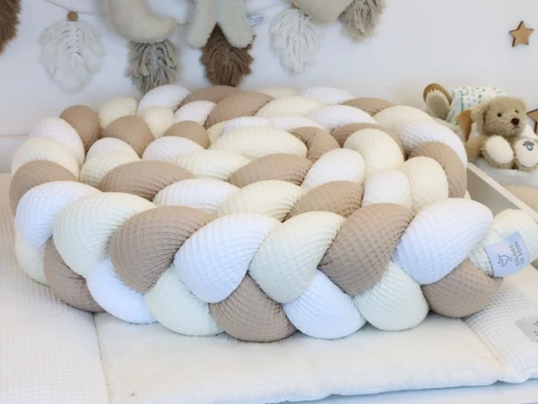 Handgemachte Bettschlange aus Waffelpique Weiß Creme Beige als Nestchenschlange