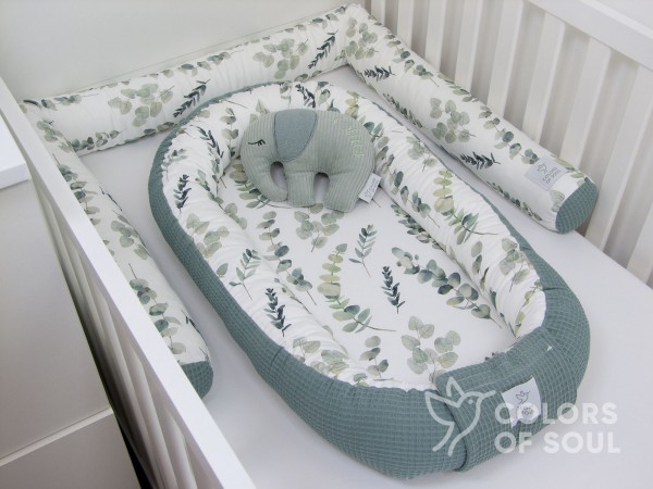 2-er SET - 3-teiliges Babynest, Bettrolle - Eukalyptuszweige Aquarell / Waffelpique altgrün