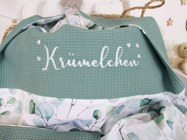 Babydecke personalisiert - Silberdollar-Eukalyptus / Waffelpique altgrün