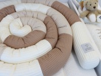 Bettschlange Patchwork Waffelpique Detail Creme Camel Natur weiche Struktur