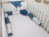 Patchwork Bettschlange personalisiert - schlafende Wale und Luftballons / Waffelpique stahlblau