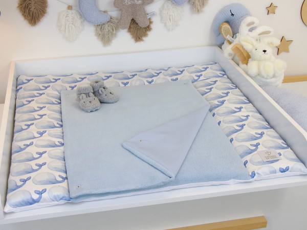 Wickelauflage - blaue Wale Aquarell / Baumwollfleece blau