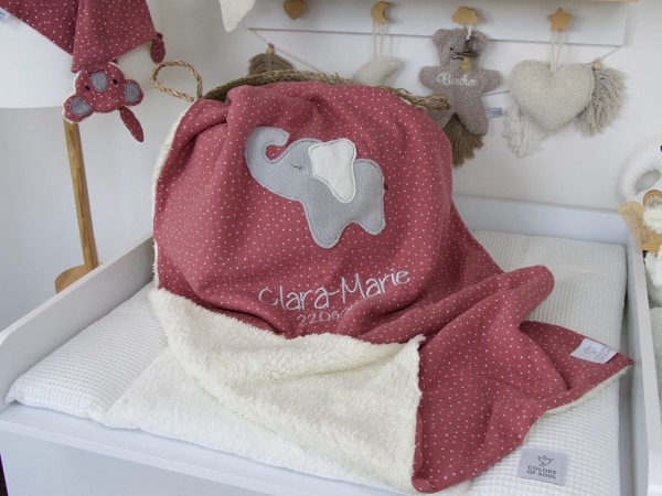 Baby Kuscheldecke personalisiert - Musselin mit weißen Punkten blush / Teddyplüsch creme