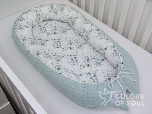 Babynestchen Eukalyptus - Blätter und Zweige / Waffelpique grob pudermint