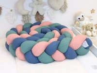 Handgemachte Bettschlange geflochten in Blush Altgrün Jeansblau Detailaufnahme