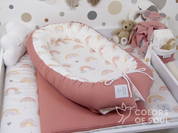 2-er SET - Wickelauflage und Babynestchen - Regenbogen Aquarell / Waffelpique blush